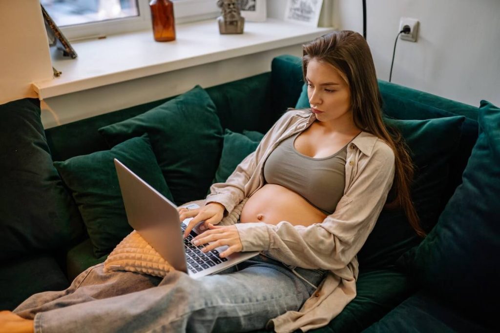From Diapers to Dollars: How to Make Money on Maternity Leave Make Money on Maternity Leave